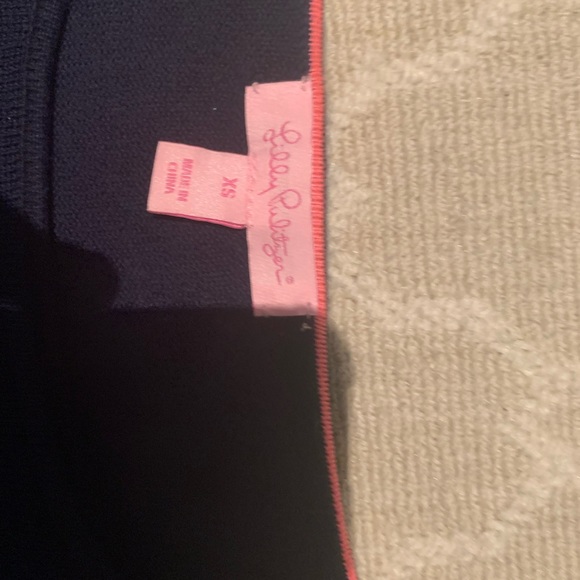 Navy blue pineapple Lilly Pulitzer sweater. - Picture 2 of 2